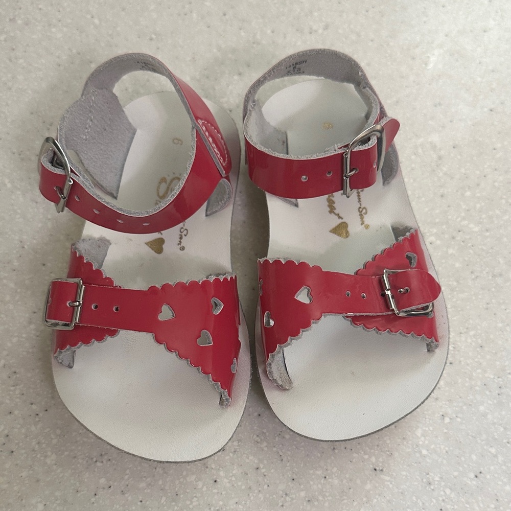 Charming pink Kids Sandals with Heart Accents